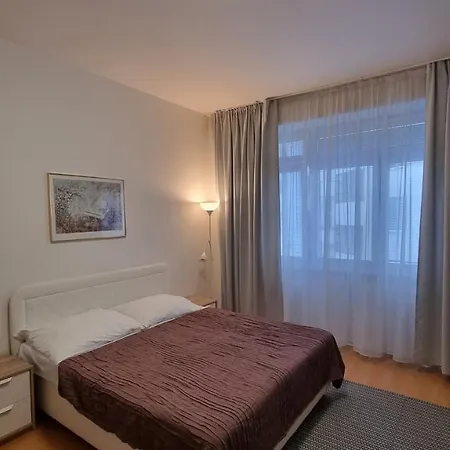 Londynska 83 * Prague